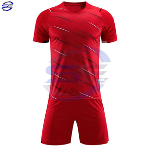 Nouvel arrivage Meilleures ventes d'uniformes de football avec le logo de votre marque Fournisseur d'uniformes de football personnalisés en polyester 100% au Pakistan - Product Image 6