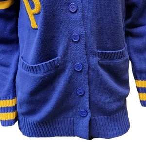 Vente en gros Cardigan à boutons unisexe Sigma Gamma Rho, col en V, pull en coton mélangé, vêtements universitaires, tricot universitaire - Product Image 2