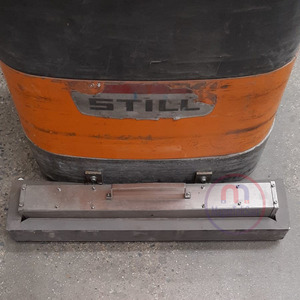 Magneteksan 800x100x130 mm Stainless Steel Forklift Magnet <b>Sweeper</b> Handle Easy Release Industrial <b>Magnetic</b> Floor Cleaner - Product Image 2