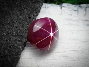 Exclusivo 100% Natural Ruby Star Cabochon Grade Quality Star Ruby Forma redonda para múltiples usos de joyería Piedra preciosa suelta Precio bajo - Product Image 3