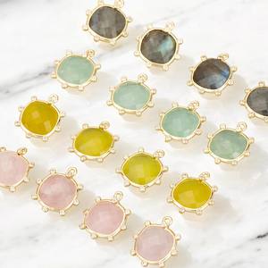 Pierre précieuse de calcédoine jaune en forme de coussin en argent 925 en vrac avec pendentif à breloques CZ - Product Image 2