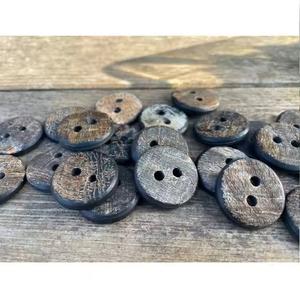 Handmade Buffalo Ox Horn Skin Toggle Button Polished 2-Hole Button Garment Accessory <b>Natural</b> <b>Crafts</b> - Product Image 4