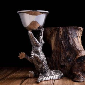 ชามโลหะรูปจระเข้สีเงิน ทำจากอะลูมิเนียม สำหรับใส่อาหาร ขนม ถั่ว หรือใช้เป็นของตกแต่งบนโต๊ะอาหาร - Product Image 3
