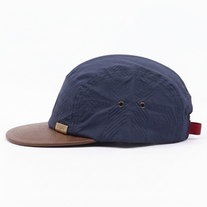 Casquette 5 panneaux personnalisable avec logo, bleu marine, visière en nylon marron, respirante, imperméable, réglable, unisexe, décontractée, pour le printemps et l'été - Product Image 2
