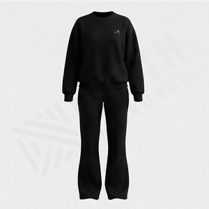 Conjunto de Dos Piezas de Ropa Urbana con Logotipo Personalizado, Pantalones Cortos Acampanados para Mujer, Pantalones Deportivos de Algodón 100% Ecológicos - Product Image 1