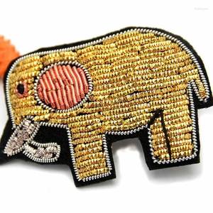 เข็มกลัดแฟนซีทำด้วยมือลวดทองแท่ง - Product Image 1