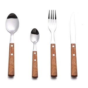 Juego de 4 cubiertos de diseño elegante para uso de servicio de catering Acabado niquelado con mangos de madera Alta venta - Product Image 1