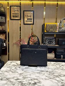 Sac fourre-tout en cuir classique pour femmes Sac à main en cuir fait main haut de gamme pour femmes disponible au meilleur prix auprès de l'exportateur indien - Product Image 2