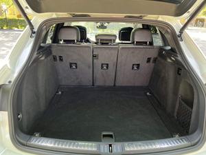 Macan GTS Sport Chrono 2021 de Lujo con Paquetes Premium Plus, de Propietario en California, Motor Turbo V6 - Product Image 3