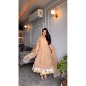 Colección 2025 para el Festival de la India: Salwar Kameez Tradicional para Mujer, Bordado con Hilo sobre Georgette Sintético, Detalle Delantero y Trasero, Secado Rápido - Product Image 1