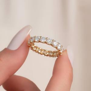 Anillo de Eternidad con Moissanita de Corte Redondo de 3 mm, Chapado en Oro Amarillo, Anillo de Aniversario de Círculo Completo para Mujer, Joyería Minimalista - Product Image 1