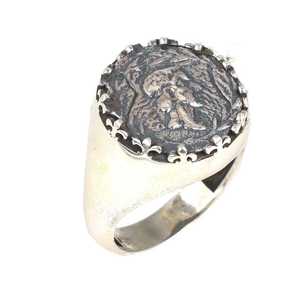Anillo Caesar Redondo Pulido de Plata de Ley 925 con Diamante de Corte Ovalado y Engaste Invisible de Platino, Chapado en Rodio, Joyería Fina para Uso Diario - Product Image 2