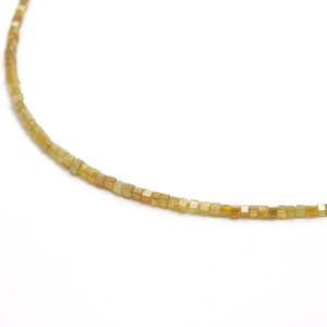 Collier de 16 pouces avec diamant jaune naturel étincelant de 1,5 à 2,5 mm, facetté en cube géométrique - Product Image 5