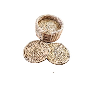Posavasos creativos de mimbre de ratán para té, juego de 6 piezas, accesorios de cocina, posavasos de yute de mimbre con soporte, diseño único hecho a mano - Product Image 1