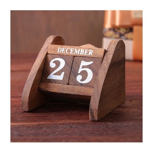 Calendario de madera maciza listo para vender hecho a mano con forma de rectángulo de Estilo Vintage exportado por artesanos - Product Image 1