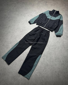 Vêtements de sport personnalisés en nylon et polyester pour hommes, survêtement à col montant avec fermeture à glissière, veste en velours côtelé pour la saison d'automne - Product Image 1