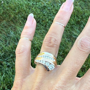 แหวนเพชรธรรมชาติ 1.25 กะรัต ทรงโค้ง ฝังแบบช่อง ทอง 14k สีเหลือง/ขาว สำหรับงานแต่งงานและงานเลี้ยง - Product Image 1