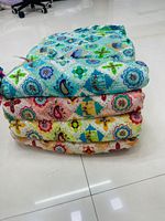 Tissu en crêpe de soie de qualité supérieure, léger et doux, idéal pour les robes, les saris, les kurtis et la création de mode.