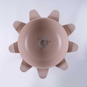 Casserole design de luxe à dôme doré avec base blanche moderne et motif noir Serveur Hotpot parfait pour les repas et la cuisine - Product Image 6