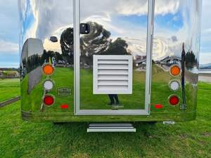 Se vende Food Truck móvil con cocina completa a base de leche - Product Image 5