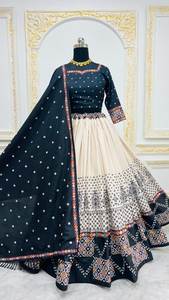 Navratri traditionnel Chaniya Choli élégant brodé Lehenga Choli ensemble avec Dupatta Perfect Festival & Garba Dance Outfit - Product Image 5