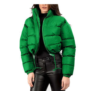 Chaquetas acolchadas con capucha y cremallera para mujer, precio al por mayor, prendas de vestir acolchadas recortadas, lona transpirable, teñida lisa - Product Image 4