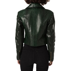 Chaqueta de motorista de cuero de vaca genuino para mujer con cuero en relieve de Pitón, nueva chaqueta de motocicleta de cuero de piel de serpiente de estilo vintage - Product Image 5