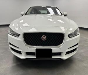 Increíble Jaguar XE 25t Premium AWD 2018 Usado en Perfectas Condiciones con Poco Kilometraje en Existencia, Ofrecido a una Fantástica Oferta - Product Image 1