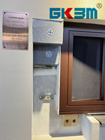 GKBM Fenêtre à battant en bois revêtue d'aluminium à haute isolation thermique Fenêtre en aluminium triple verre à faible émissivité pour maison passive