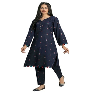 Collection Hiver-Tawakkal Volume BASICS 2 Pièces Brodées Khaddar Salwar Kameez Designers Pakistanais pour Adultes Indiens - Product Image 1
