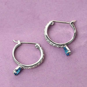 Pendientes de Aro CLARA Bali en Plata de Ley 925 con Cristal Azul Cielo, Elegantes y con Estilo - Product Image 3