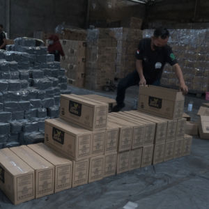 Qualité de charbon de bois de Shisha de coquille de noix de coco et matériel abordable de briquette de modèle de cube pour le narguilé et le BBQ. - Product Image 1