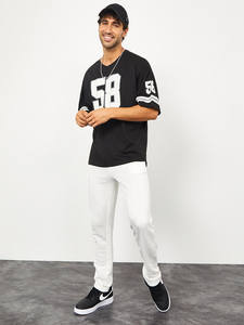 เสื้อฟุตบอลอเมริกันแขนสั้นพรีเมียม ผ้าโพลีเอสเตอร์ 100% ระบายอากาศได้ดี เหมาะสำหรับฤดูร้อน สามารถปรับแต่งได้สำหรับทีม - Product Image 2