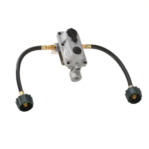 Régulateur de gaz propane automatique à 2 étages Flame King KT12ACR-2 avec 2 tuyaux de 12 pouces - Product Image 2