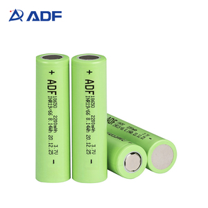 18650 hình trụ <span class=keywords><strong>Lithium</strong></span> <span class=keywords><strong>Ion</strong></span> pin 3.7V 2200mAh 18650 có thể sạc lại Li <span class=keywords><strong>ion</strong></span> 8.14wh pin di động bán buôn - Product Image 2