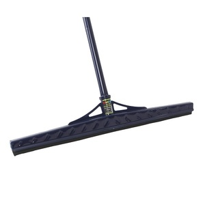 Escobilla de Goma para Limpieza de Pisos Industrial y Doméstica de Alta Calidad de 55 cm con Mango de Metal y Cuchilla de Goma - Product Image 3