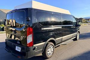 Furgoneta Camperizada Usada 2019 Transit 350 XLT, Volante a la Izquierda, Asientos de Cuero, Interior Claro, Motor V6, Techo Elevable, Bajo Kilometraje - Product Image 5