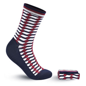 Chaussettes pour hommes en gros, personnalisées, de haute qualité, colorées, tendance, respirantes et à séchage rapide, fabriquées en tissu - Product Image 1