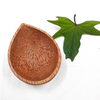 Mini bol en bois de noix de coco en forme de pétale pour la sauce en gros petits bols de trempette de noix de coco au meilleur prix