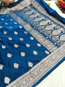 Blusa de Saree de Chifón Puro Mashru Tradicional de Diseño Artesanal, Hermosa Tejido Banarasi, Secado Rápido, Protección Solar - Product Image 5