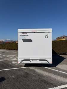 Camping-car familial de luxe 3 500 kg, moderne et entièrement équipé, homologué EURO 5, à vendre - Product Image 5