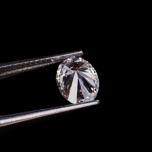 Diamante cultivado en laboratorio VVS de corte ovalado certificado IGI de 1,50 quilates de alta calidad a precio mayorista del fabricante indio para joyería - Product Image 2