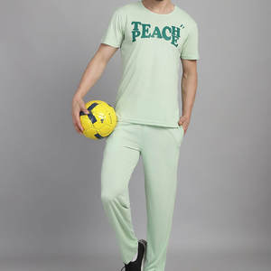 ชุดเซ็ตเสื้อยืดและกางเกงลำลองผู้ชาย คุณภาพพรีเมียม ระบายอากาศได้ดี เหมาะสำหรับใส่ในฤดูร้อน พร้อมสีและขนาดที่ปรับแต่งได้ - Product Image 6