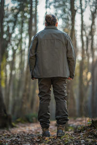 Chaqueta de Caza de Tela Suave de Poliéster con Cuatro Bolsillos de Solapa y Bolsillos Cargo con Cremallera - Product Image 5