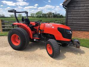 Tracteur compact Kubota MK5000 4RM, moteur diesel 4 cylindres - Product Image 6