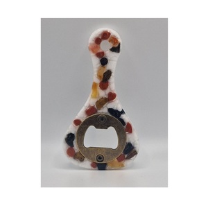 Ouvre-bouteille en résine artistique élégant avec un style minimaliste parfait pour les accessoires de cuisine fonctionnels et l'utilisation des essentiels de fête - Product Image 6