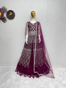 Top de ropa nupcial con Secuencia de bordado pesado-Lehenga Choli con Dupatta para fiestas - Product Image 2