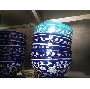 Bols en céramique élégants à motifs pour le service de présentation de table à manger ou l'hébergement de fruits frais dans la cuisine et la maison - Product Image 1