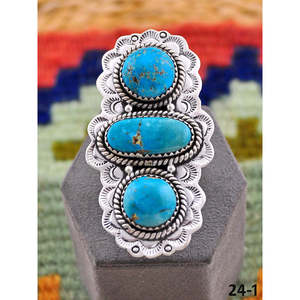 Bague ajustable artisanale en turquoise blanche et argent sterling, sertie de technologie d'incrustation par closure, pour cadeau - Product Image 2