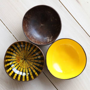 ชามมะพร้าวเคลือบแลคเกอร์เป็นมิตรต่อสิ่งแวดล้อมสำหรับงานฝีมือจากเวียดนาม - Product Image 2